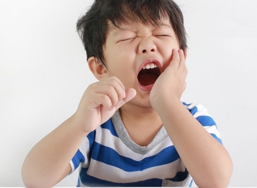 Người bị mọc răng khôn nên và không nên ăn gì?
