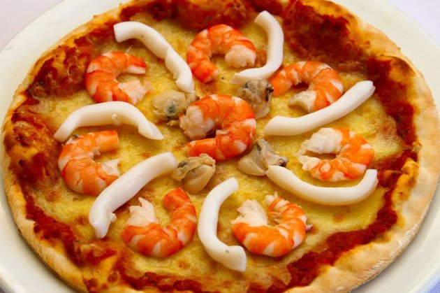 TOP 4 cách làm pizza hải sản nóng hổi vừa thổi vừa ăn cực hấp dẫn