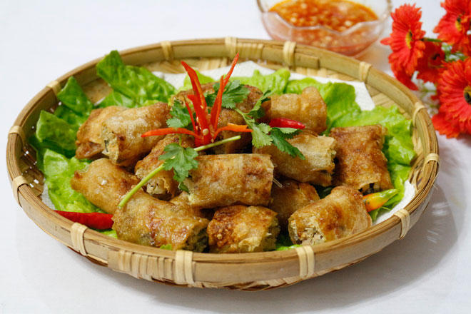 Cách làm nem rán thơm ngon vàng giòn mềm ngọt thiết đãi gia đình ngày ...