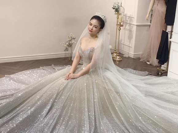 21 ý tưởng hay nhất về Váy lấp lánh  cô dâu váy lấp lánh phù dâu