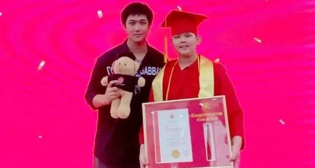 Tim xúc động gửi lời cảm ơn con trai sau 5 năm làm bố đơn thân