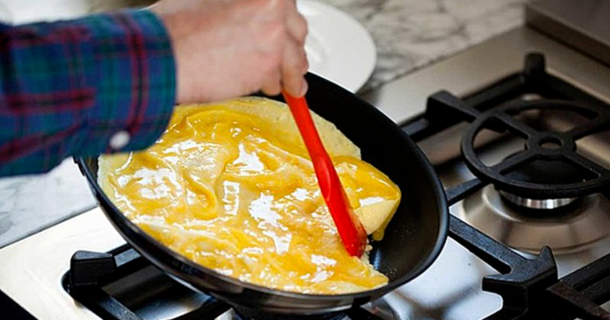 Rán trứng cho thêm thứ này, trứng phồng xốp nở nhiều gấp đôi, vàng óng ...