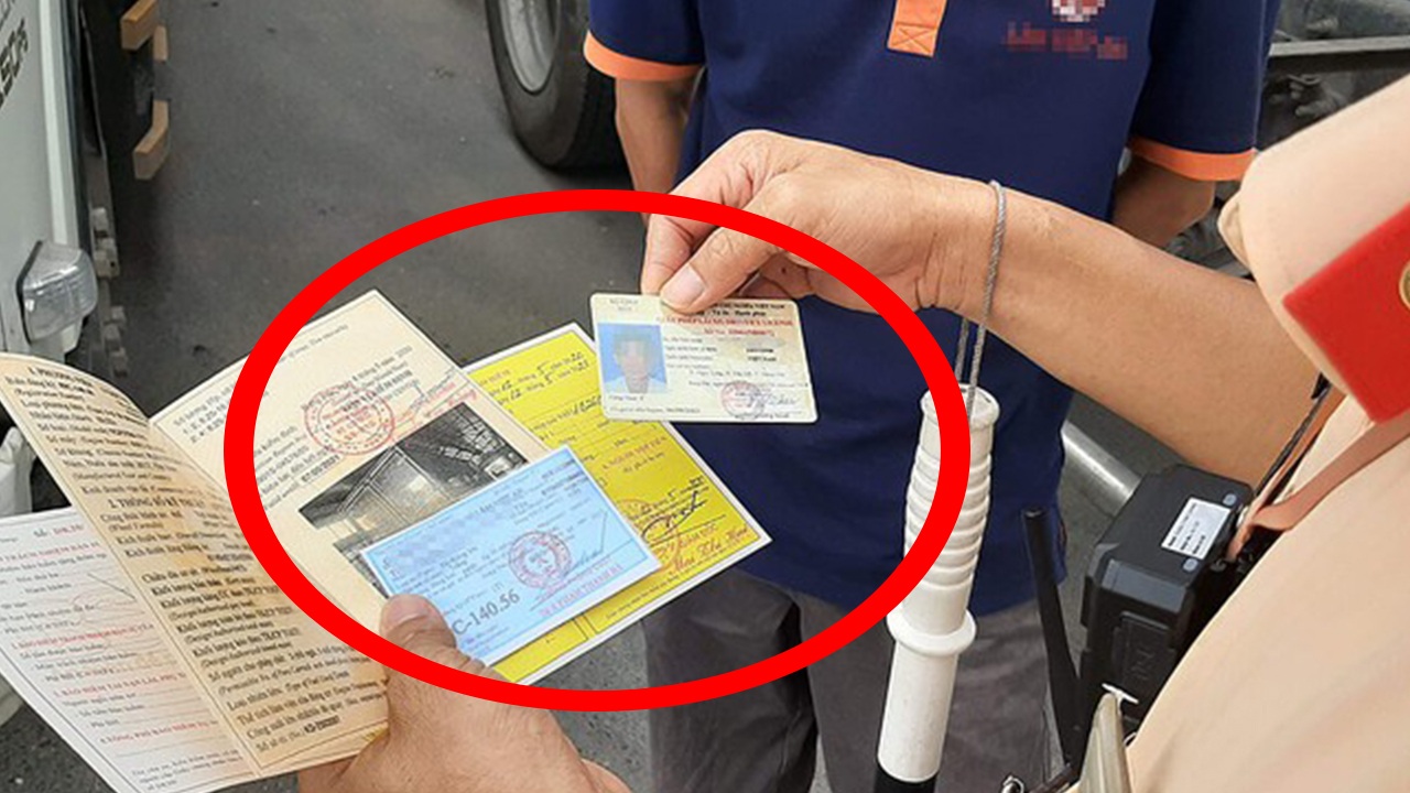 3 loại giấy tờ CSGT được quyền kiểm tra khi dừng các phương tiện, biết ...